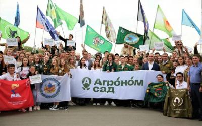 В компании «Агроном-сад» российские студенческие отряды собрали рекордный урожай яблок