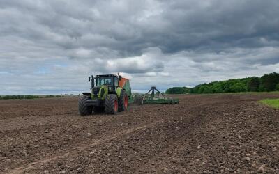 CLAAS: официальный дилер в Приморском крае поддержал экспериментальный проект по возделыванию рапса