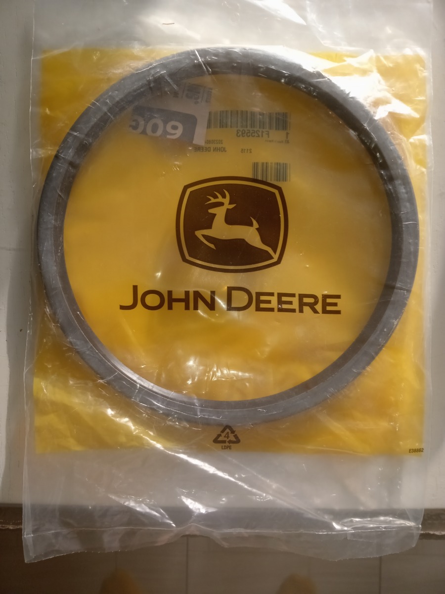 Сальник гидроцилиндра  JOHN DEERE